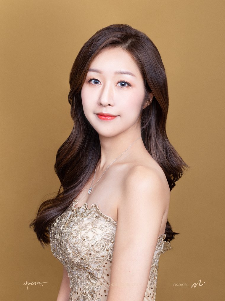 메조소프라노 유예인 — 이화여대 성악과, 프랑스 세르지국립음악원 전문연주자과정